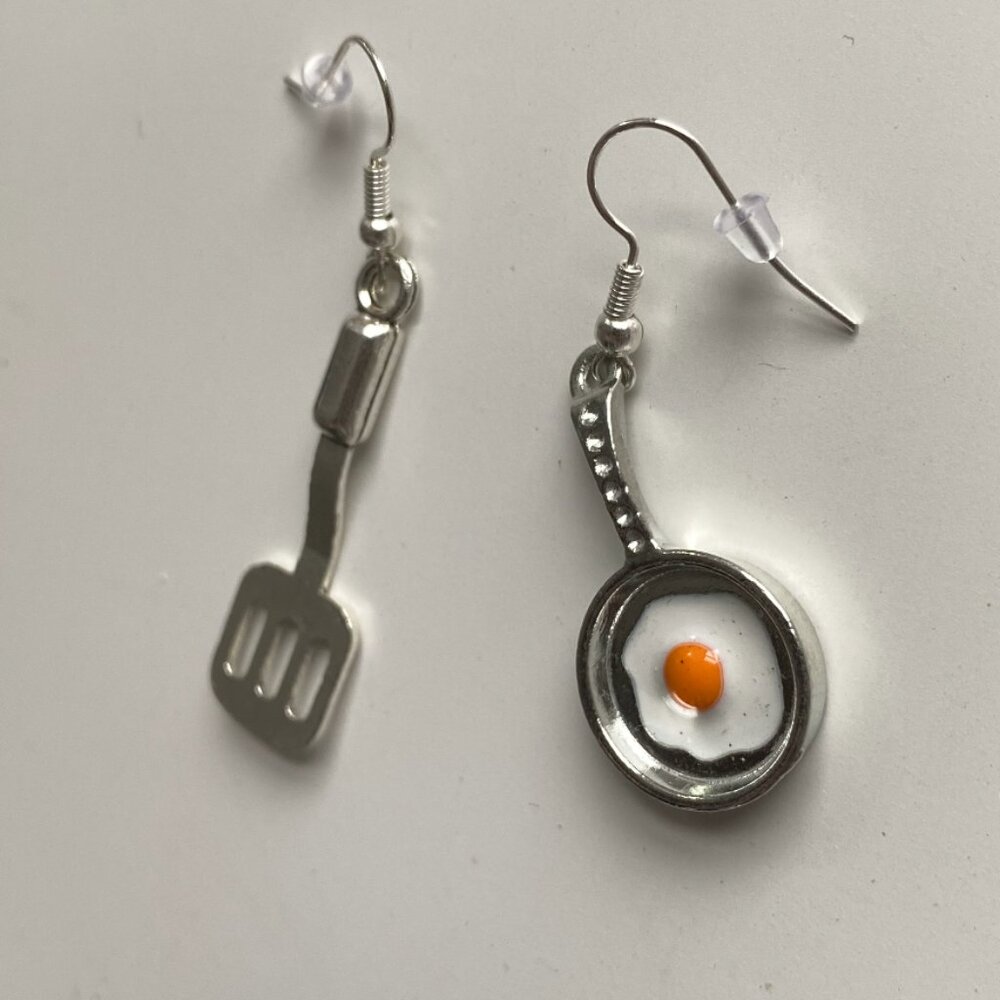 Handmade STAINLESS STEEL Earrings Fried Egg Frying Pan Novelty Food Silver Tone - Picture 2 of 7